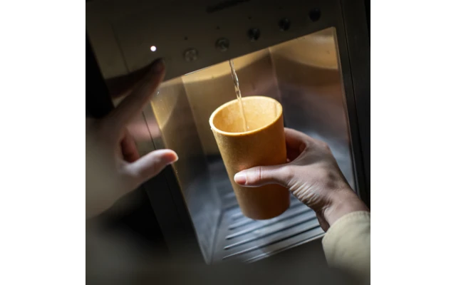 Koziol Connect Cup L Taza Para Beber 350 Ml Nature Leaf Green 2 Koziol Connect Cup L Taza Para Beber 350 Ml Nature Leaf Green - Imagen 2