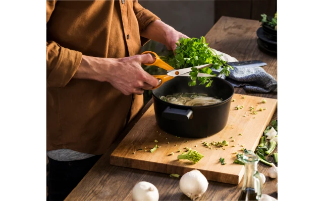 Tijeras Fiskars Classic Universal 21 Cm 4 Tijeras Fiskars Classic Universal 21 Cm - Imagen 4